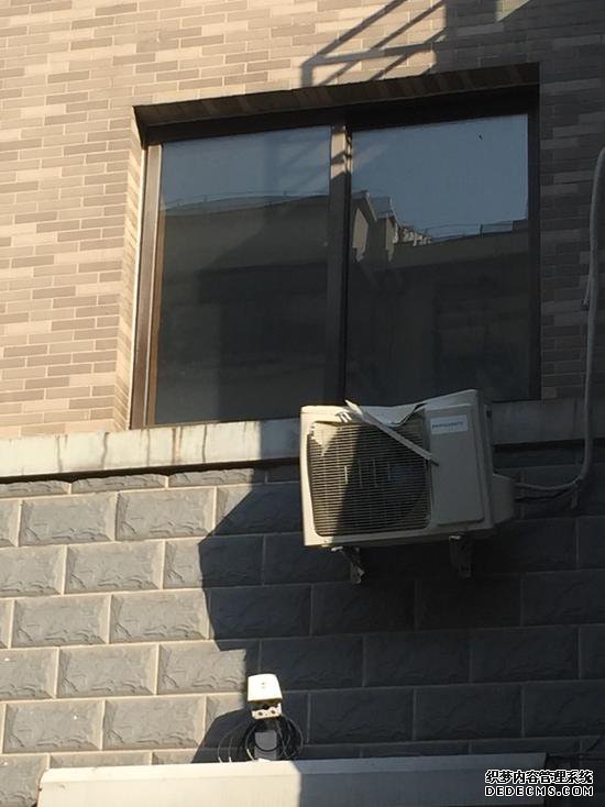 ������Ҳ��!С���ڳ��ܳ�����˫˫��¥ ��1��1��