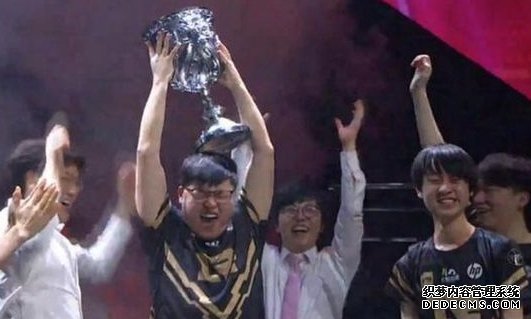 UZI������Ƿ�ҵĹھ� ���ڶ��û�������