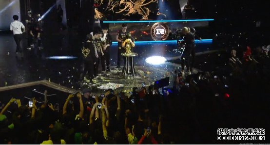 UZI������Ƿ�ҵĹھ� ���ڶ��û�������